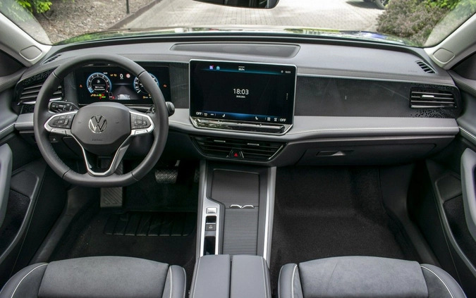 Volkswagen Passat cena 192500 przebieg: 5, rok produkcji 2024 z Ostrów Lubelski małe 277